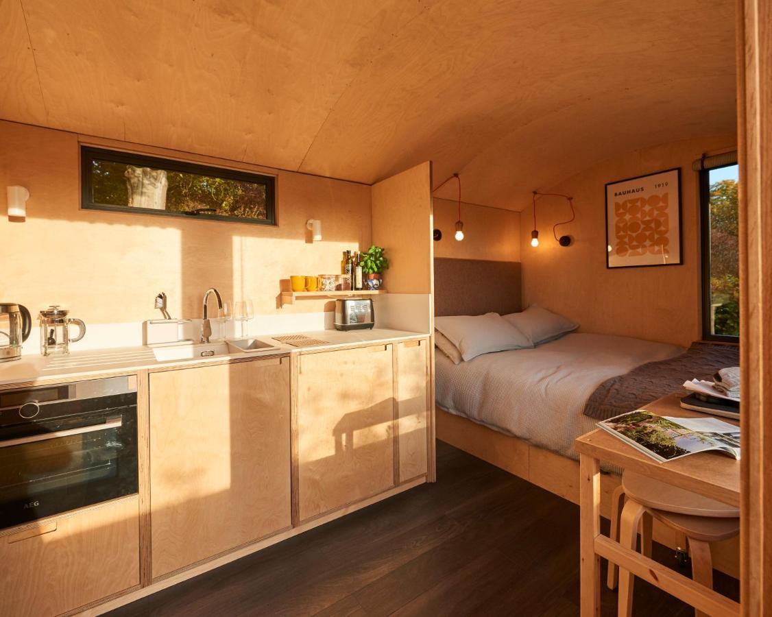 Hut64 Villa Alderbury Exteriör bild