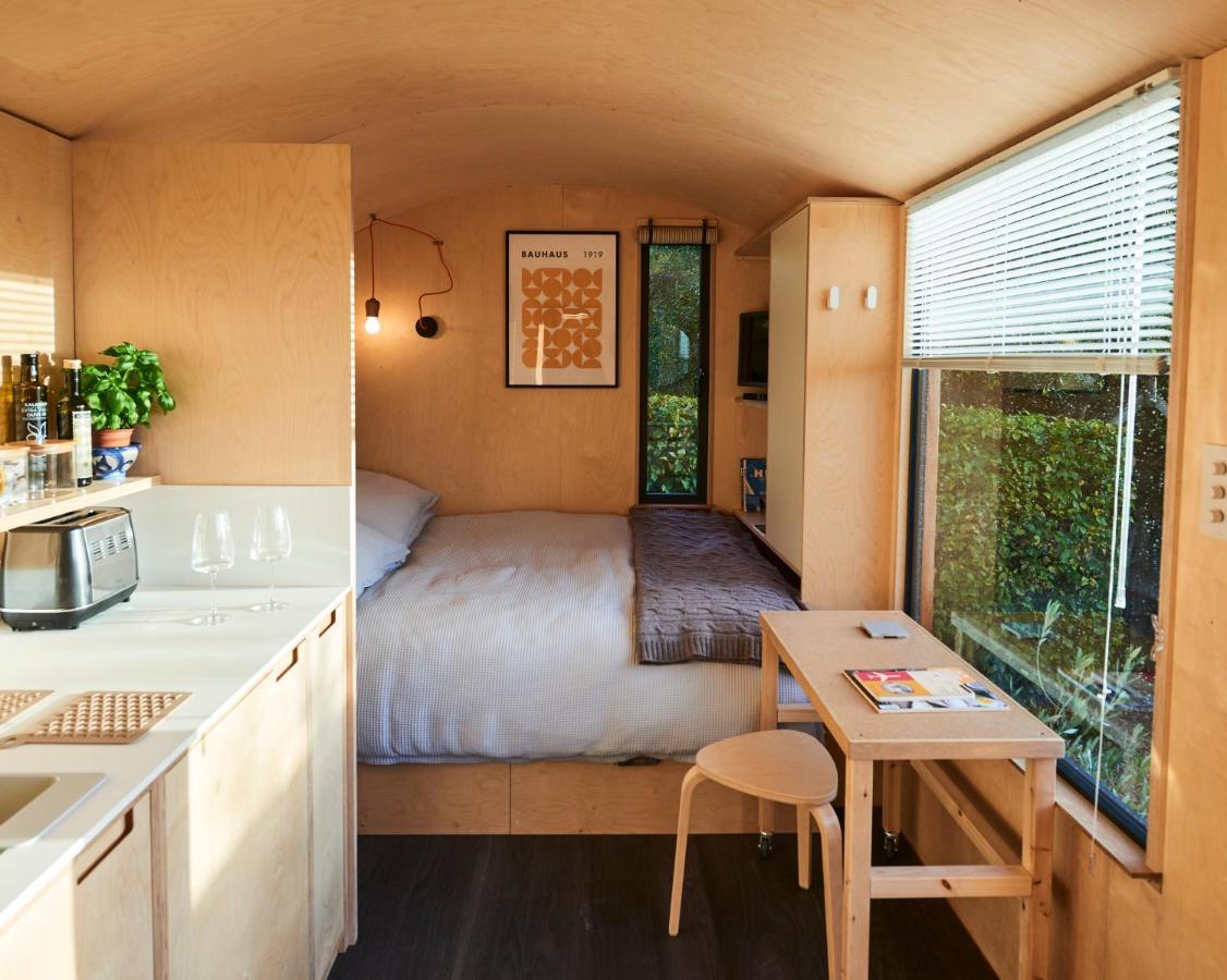 Hut64 Villa Alderbury Exteriör bild