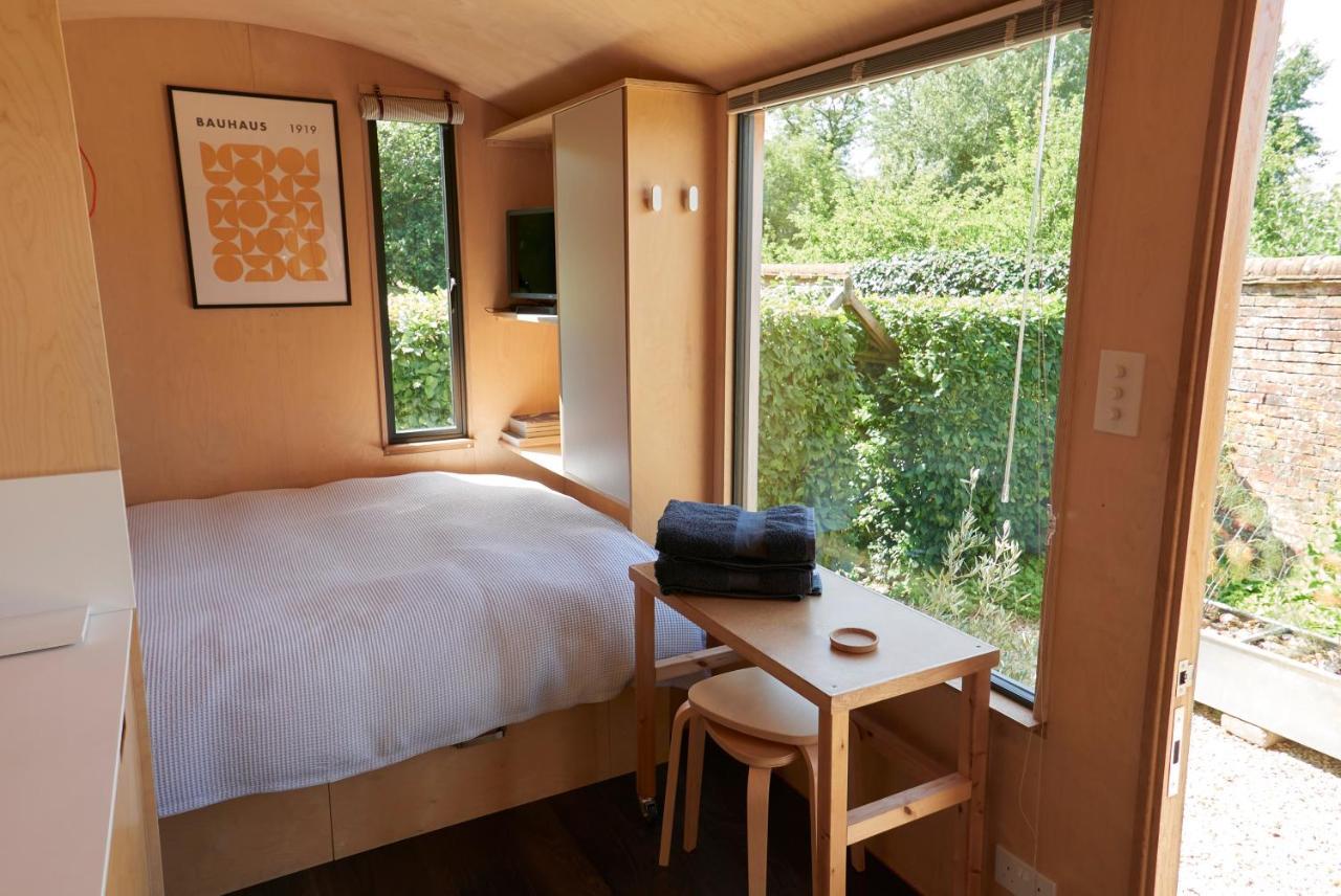Hut64 Villa Alderbury Exteriör bild