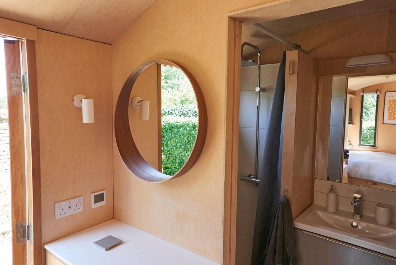 Hut64 Villa Alderbury Exteriör bild