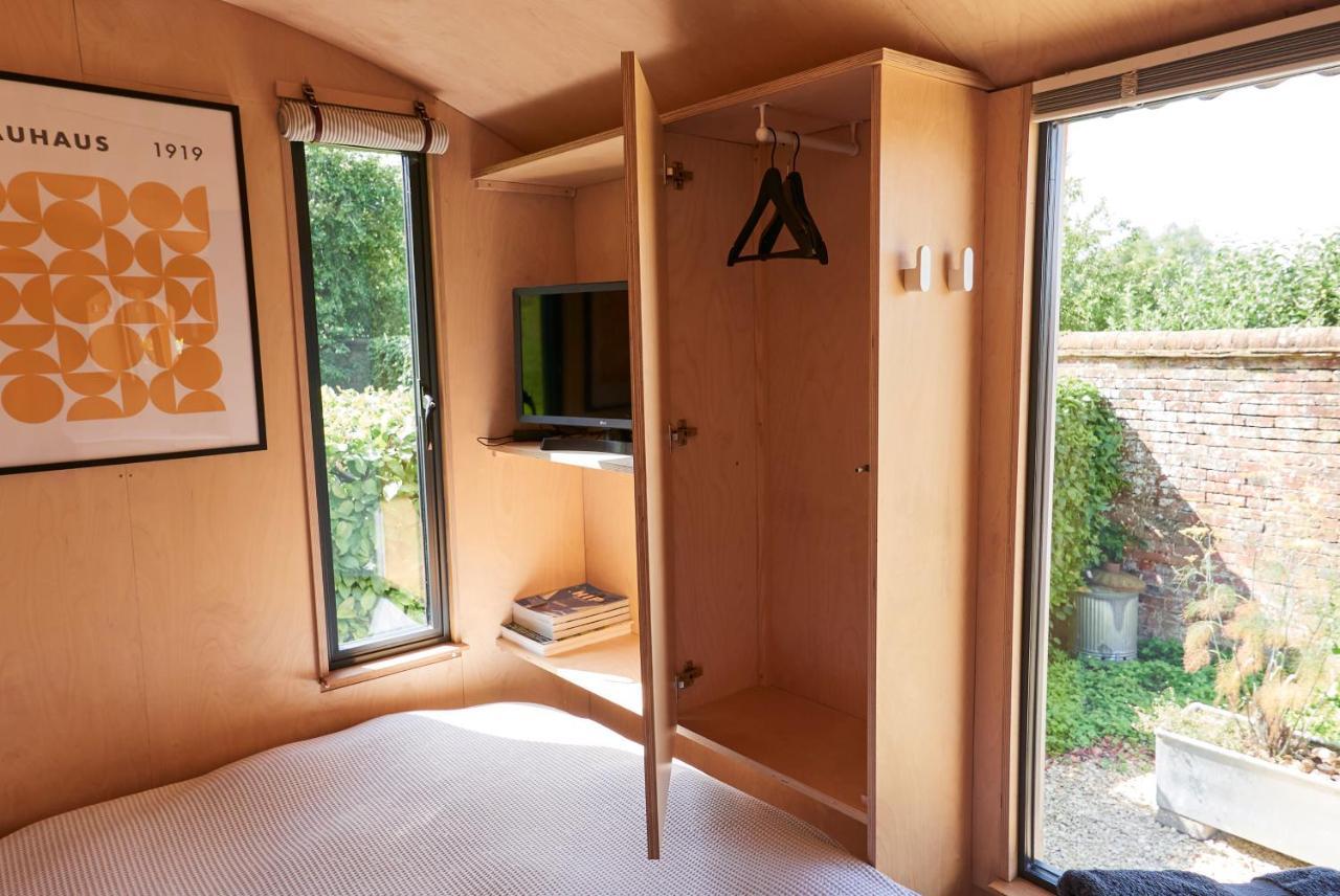 Hut64 Villa Alderbury Exteriör bild
